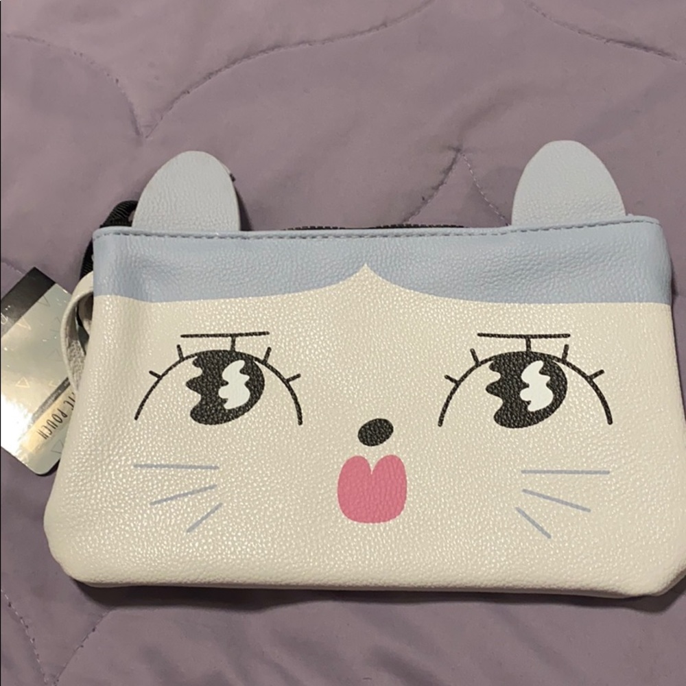 Cosmetic pouch